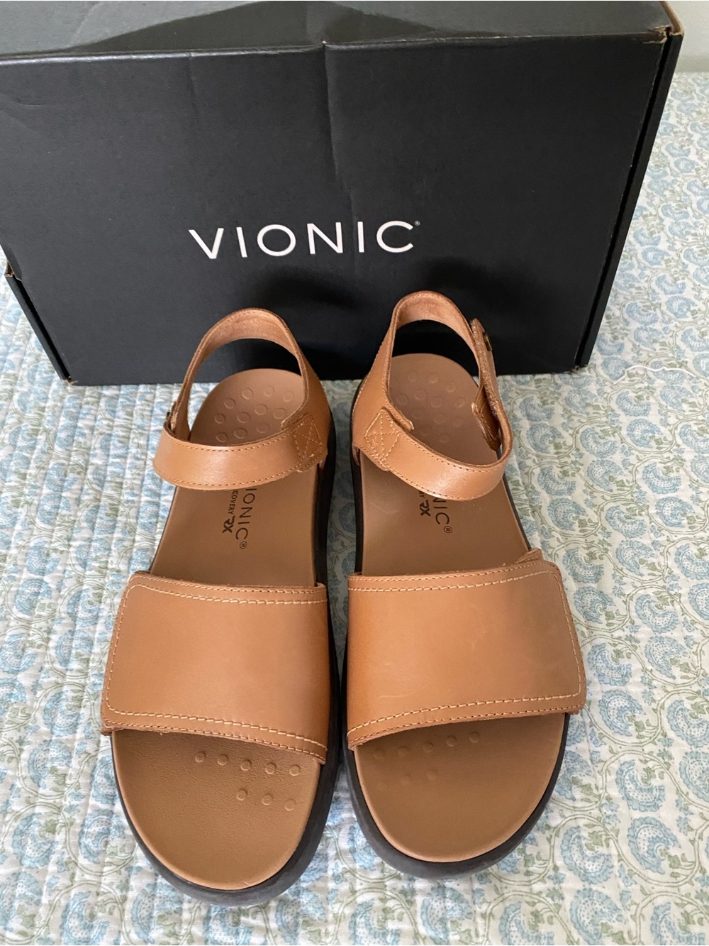 Vionic Leather Sandals
